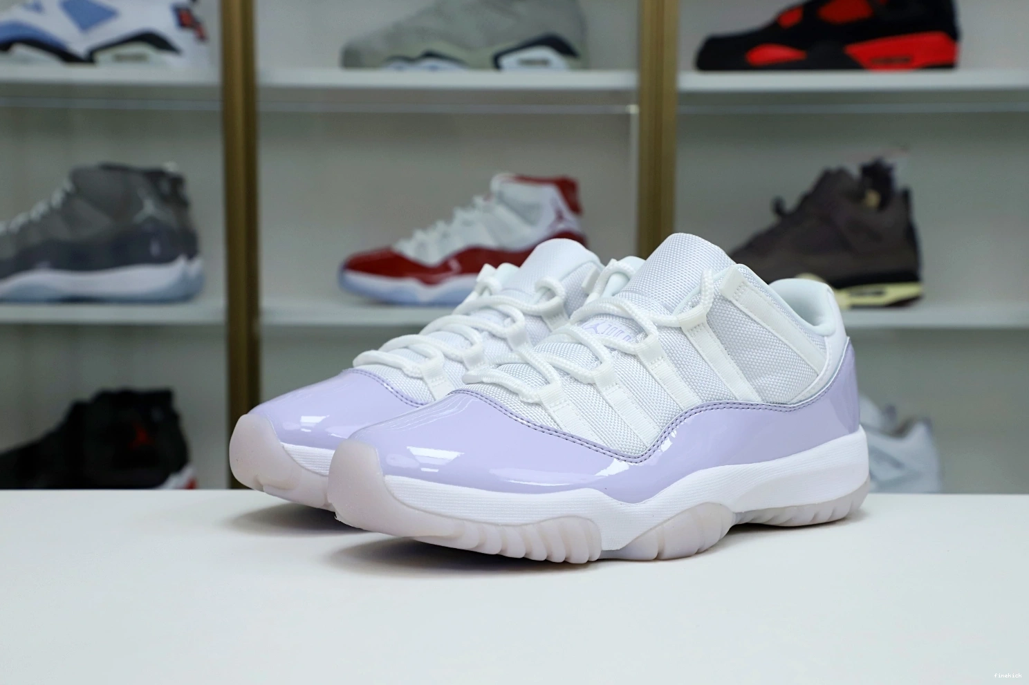 PURE 11 JORDAN VIOLET AIR LOW 0210
